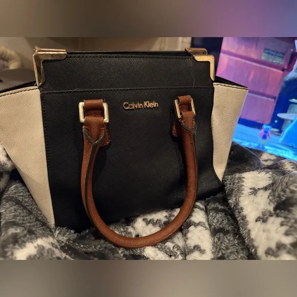 Purse - Picture 2 of 2